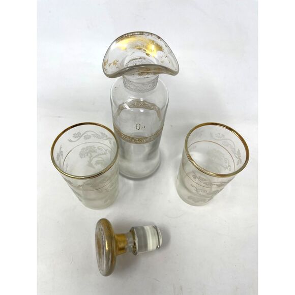 Antique 1800s Hawkes Etched Decanter & Two Glasses Dresser/Apothecary/Bottle 7” - Picture 9 of 16